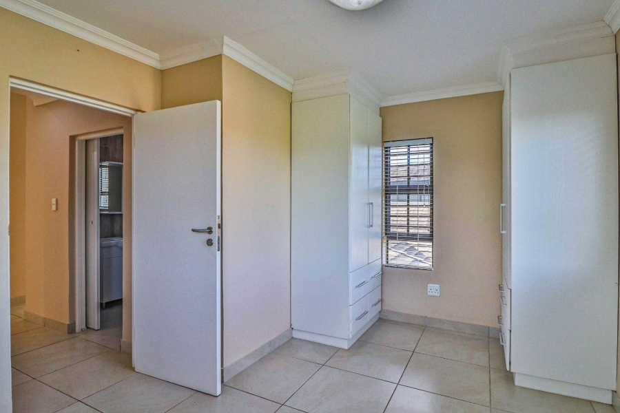 4 Bedroom Property for Sale in Hartenbos Landgoed Western Cape